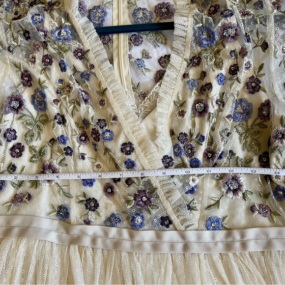 Needle & Thread embellished maxi dress with tulle skirt cream - Picture 5 of 7